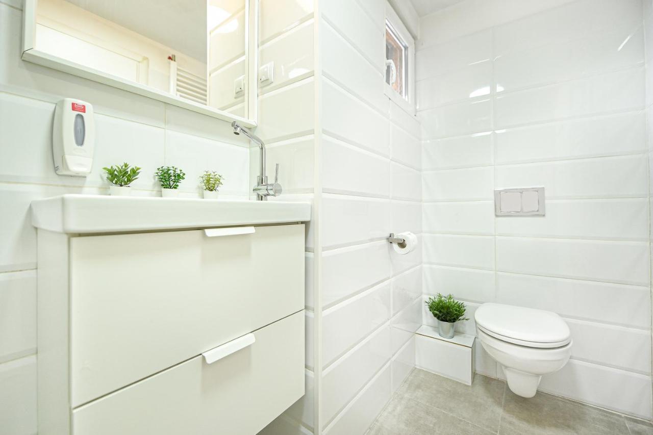 Spacious 1Br In The City Center - Amazing For Extended Stays Bükreş Dış mekan fotoğraf